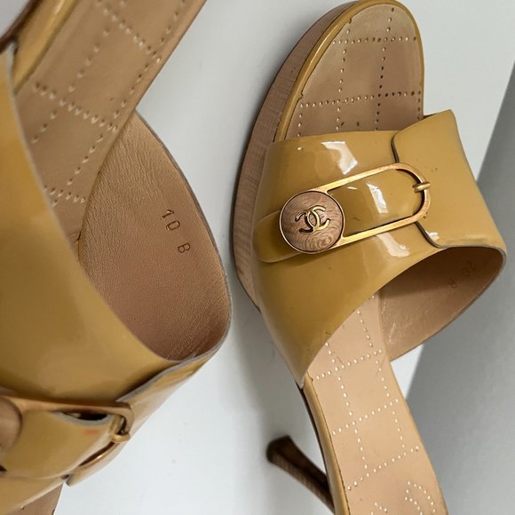 CHANEL Vintage Slides - Picture 10 of 16